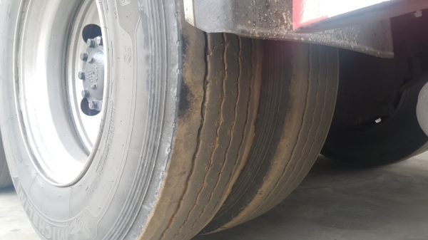 ขายรถหัวลาก 10 ล้อ 2 เพลา HINO 344 ปี.54 ปรายปี เดิมๆใช้งานอยู่ ราคา1650000  สนใจรีบจองด่วน