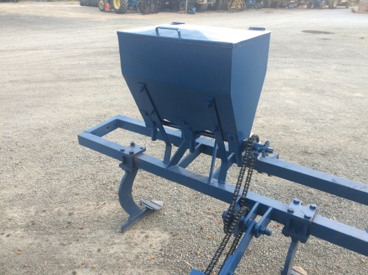 ขายเครื่องทำรุ่นใส่ปุ๋ยสนใจโทร0820710619