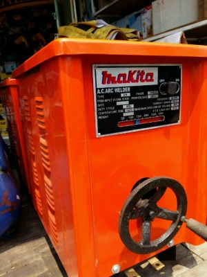 ตู้เชื่อมครอบ makita ทองแดงแท้ 300 am ทองแดงทั้งดุ้น ดีกว่าตู้พลัง เจอขดไหนไม่ใช้ทองแดงคืนตังค์ครับ