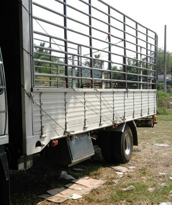 หกล้อ ฮีโน่ FD176 HO7D195แรง แอร์เย็นๆ ยาง8.25ช่วงยาว 6.20ม สภาพดีสวยพร้อมใช้งาน ทะเบียนพร้อมโอน