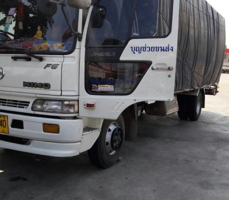 หกล้อ ฮีโน่ FD176 HO7D195แรง แอร์เย็นๆ ยาง8.25ช่วงยาว 6.20ม สภาพดีสวยพร้อมใช้งาน ทะเบียนพร้อมโอน