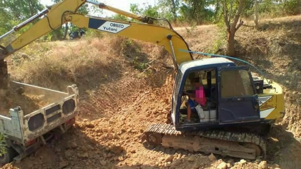 ขาย KOBELCO SK 120 M3 เอกสารใบซื้อขายพร้อมใช้ ติดต่อ คุณ อ๊อฟ พิตร 086-737-9991