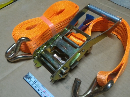 ชุดสายสำหรับช่วยรัดสิ่งของ ขนาด 2 นิ้ว ยาว 10 เมตร รับน้ำหนักได้ 2000 KG. ใช้ได้กับหลังรถกะบะเวลาบรรทุกสิ่งของ หรือใช้ได้อเนกประสงค์ สายรัดทำด้วยไนล่อนคุณภาพดี