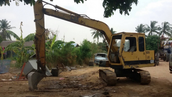 ขาย 255,000บาท แบคโคร  แคชE70.แขนยาว เครื่องปั้มแรงดี 4D31-เอกสารอินวอย