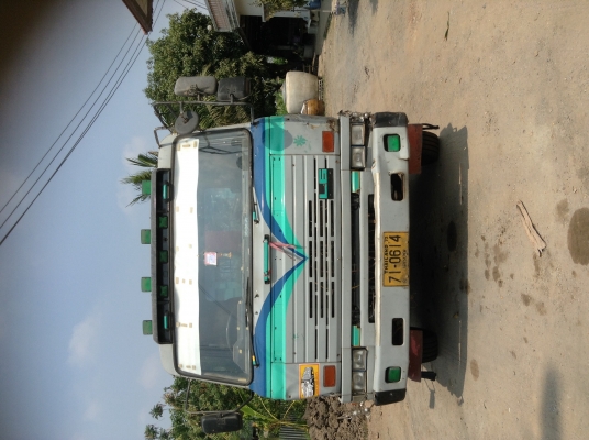 รถสิบล้อติดเครน