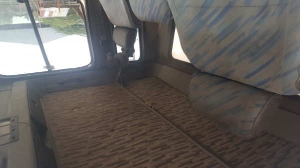 ขายรถ 6 ล้อ ฮีโน่ 195 แรง พื้นเรียบ ยาว 7.00 ม.