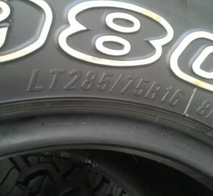 ขาย ยาง A/T 285/75/16 สวยๆ