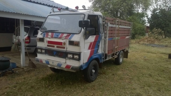 รถเกษตร เครื่อง74แรงพร้อมใช้เครื่องดีแคชซีสวย3ตันสบาย