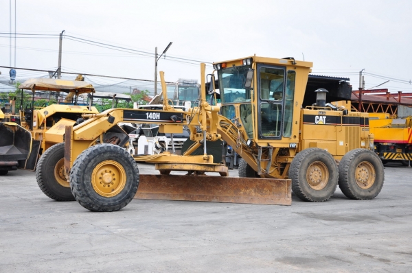 MOTOR GRADER CATTERPILLAR 140 H