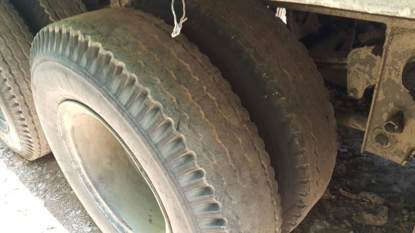 ขายหางพื้นเรียบสามมิตร 3 เพลาปี 2552 กับ ปี 2556 ราคา 380000 ขายหางพื้นเรียบสามมิตร 3 เพลาปี 2552 กับ ปี 2556 ราคา 380000