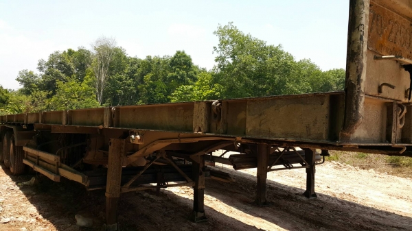 ขายหางพื้นเรียบสามมิตร 3 เพลาปี 2552 กับ ปี 2556 ราคา 380000 ขายหางพื้นเรียบสามมิตร 3 เพลาปี 2552 กับ ปี 2556 ราคา 380000