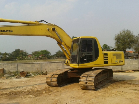 ขาย Komatsu Pc200-6 ซีเรียวสูง รถสภาพสวย มีเล่มทะเบียน พร้อมใช้งาน