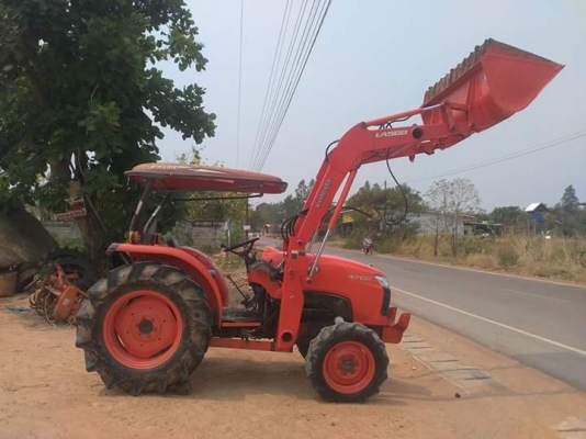 ขายรถตักคูโบต้า47แรงรถสวยจัดถูกๆ