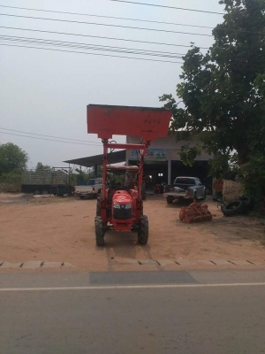 ขายรถตักคูโบต้า47แรงรถสวยจัดถูกๆ