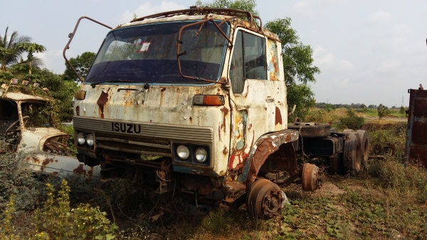 ขายด่วนช่วงล่างหัวคัชชีISUZU JCM พร้อมทะเบียนเป็น ขายตามสภาพ