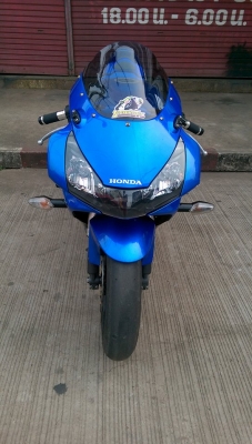 ขายคับ HONDA CBR954 ปี2003 สีสวย ท่อแต่ง เกียร์โยง ยางสลิคหน้าหลังเต็ม มีเบาะคนซ้อน อินวอยส์ สรรพสามิตร ราคา 149000 บาท ส่งได้ทั่วไทยคับ สนใจติดต่อ 081-0578282 FACEBOOK ชาญณรงค์ ป๊อป ชัยอมฤต ไอดีไลน์ POPBIGBIKESAKON คับ สนใจรถสวย ถูก ดี ต้อง POP BIGBIKE S
