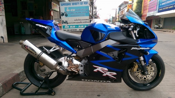 ขายคับ HONDA CBR954 ปี2003 สีสวย ท่อแต่ง เกียร์โยง ยางสลิคหน้าหลังเต็ม มีเบาะคนซ้อน อินวอยส์ สรรพสามิตร ราคา 149000 บาท ส่งได้ทั่วไทยคับ สนใจติดต่อ 081-0578282 FACEBOOK ชาญณรงค์ ป๊อป ชัยอมฤต ไอดีไลน์ POPBIGBIKESAKON คับ สนใจรถสวย ถูก ดี ต้อง POP BIGBIKE S