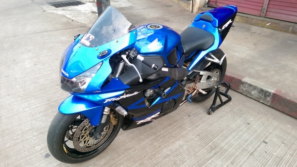 ขายคับ HONDA CBR954 ปี2003 สีสวย ท่อแต่ง เกียร์โยง ยางสลิคหน้าหลังเต็ม มีเบาะคนซ้อน อินวอยส์ สรรพสามิตร ราคา 149000 บาท ส่งได้ทั่วไทยคับ สนใจติดต่อ 081-0578282 FACEBOOK ชาญณรงค์ ป๊อป ชัยอมฤต ไอดีไลน์ POPBIGBIKESAKON คับ สนใจรถสวย ถูก ดี ต้อง POP BIGBIKE S