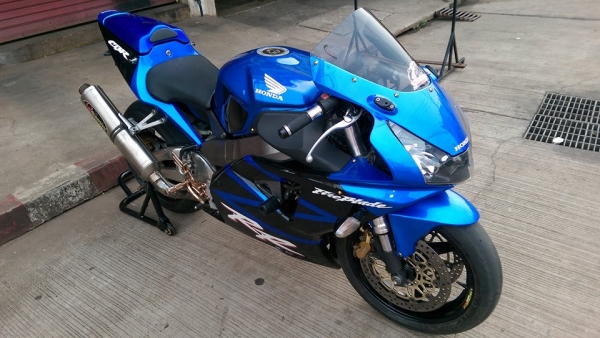 ขายคับ HONDA CBR954 ปี2003 สีสวย ท่อแต่ง เกียร์โยง ยางสลิคหน้าหลังเต็ม มีเบาะคนซ้อน อินวอยส์ สรรพสามิตร ราคา 149000 บาท ส่งได้ทั่วไทยคับ สนใจติดต่อ 081-0578282 FACEBOOK ชาญณรงค์ ป๊อป ชัยอมฤต ไอดีไลน์ POPBIGBIKESAKON คับ สนใจรถสวย ถูก ดี ต้อง POP BIGBIKE S