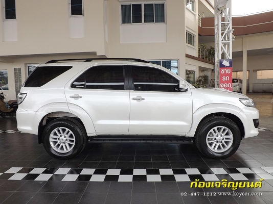 TOYOTA FORTUNER 3.0V AUTO 4WD ปี 2014