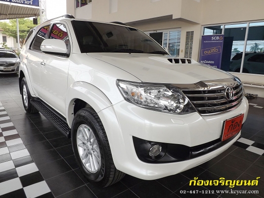 TOYOTA FORTUNER 3.0V AUTO 4WD ปี 2014