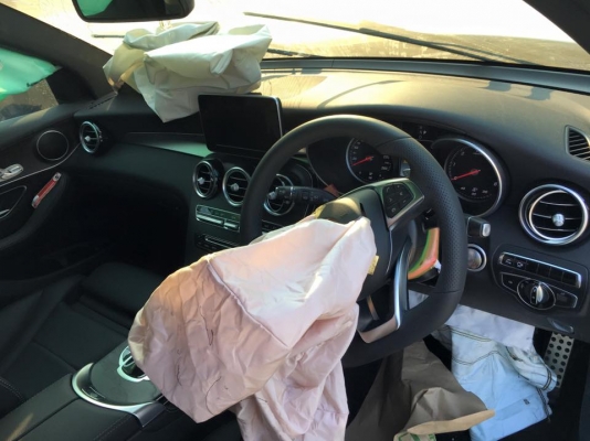 ขายซาก 2016 BENZ GLC250d ป้ายแดง ออกศูนย์ดิลเลอร์