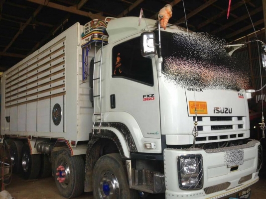ขายรถสิบล้อ ISUZU DECA FXZ360แรง ปี56 พ่วงแม่ลูก ราคาขาย 3,000,000 ต่อรองไมล์ 90.000โล สนใจ 0932795977 คุณสุชาติ จัดไฟแนนซ์ได้ 2,300,000-2,500,000 ขึ้นอยู่ที่เคดิต รายละเอียดรถ ปีรถจดทะเบียน 2556 เลขแซสซีส์ FXZ77QDF1H เลขเครื่อง 6UZ14 360แรงม้า เกียร์ ZF