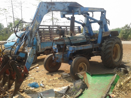 ขายรถคีบอ้อย คีบหน้าของกฤษณะ ตัวรถ6600เสื้อลาย