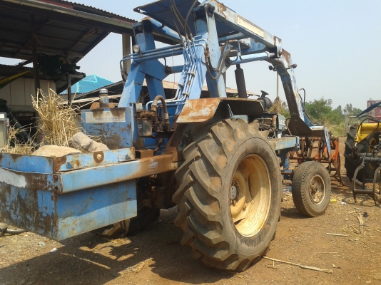 ขายรถคีบอ้อย คีบหน้าของกฤษณะ ตัวรถ6600เสื้อลาย ขายรถคีบอ้อย คีบหน้าของกฤษณะ ตัวรถ6600เสื้อลาย