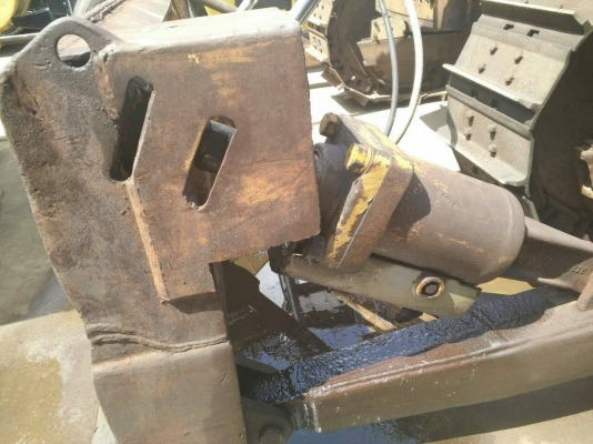 ขายรถแทรกเตอร์ D-5-D ตีนไก่ ใส่แผ่นตีนเป็ดได้ สภาพเก่านอก รถสวยครับ ขายไม่แพง