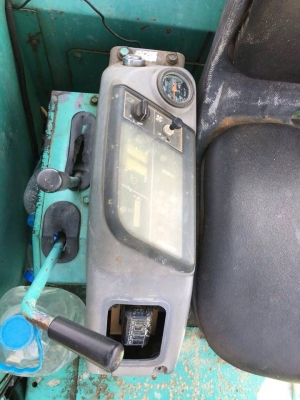 รถแบคโฮเล็ก komatsu รุ่น 8