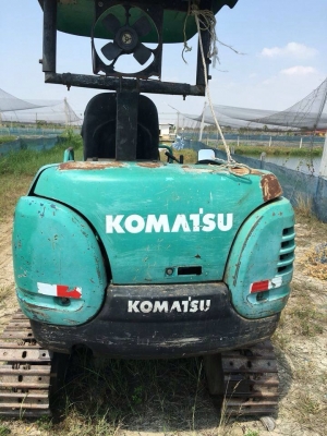 รถแบคโฮเล็ก komatsu รุ่น 8