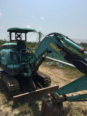 รถแบคโฮเล็ก komatsu รุ่น 8