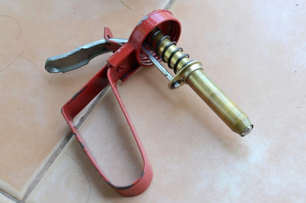 ขายกาหยอดน้ำมันงานเก่าเก็บอิตาลี PERFETTO MADE IN ITALY.