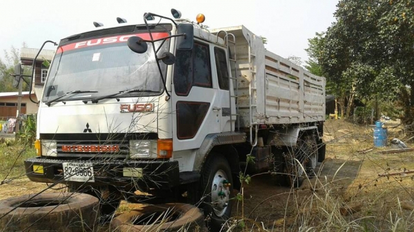 ขายรถดั้ม2เพลา FN527M-A เครื่อง195แรง โลฮาย10สปีด พาวเวอร์ ทิฟฟี่ ภายในสวย เอกสารพร้อมโอน ราคา680,000 สนใจโทร 090-8588220คุณนะ 093-3258446คุณบิว หรือเข้าดูสินค้าอื่นๆได้ที่ www.truck.in.th/498 หรือเพจFacebook ณรงค์ ซื้อขายรถมือสอง (เว็บไซต์ส่วนตัว) หรือFa