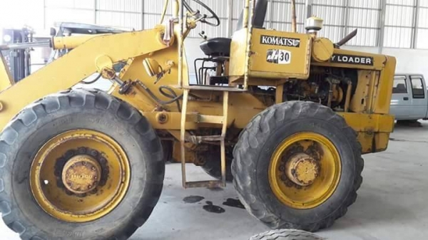 ขายรถตักล้อยาง พร้อมใช้งาน ราคา280,000 สนใจโทร 090-8588220คุณนะ 093-3258446คุณบิว หรือเข้าดูสินค้าอื่นๆได้ที่ www.truck.in.th/498 หรือเพจFacebook ณรงค์ ซื้อขายรถมือสอง (เว็บไซต์ส่วนตัว) หรือFacebook คุณนะ รถบรรทุก