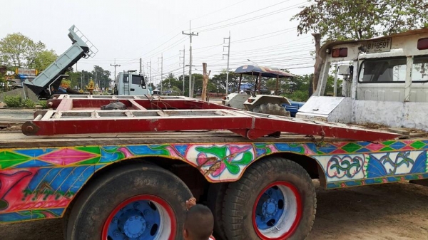 ขายเทรลเลอร์ KT925 เครื่องEH700 มีบันไดไฮดรอลิก เอกสารพร้อมโอน สนใจโทร 090-8588220คุณนะ 093-3258446คุณบิว หรือเข้าดูสินค้าอื่นๆได้ที่ www.truck.in.th/498 หรือเพจFacebook ณรงค์ ซื้อขายรถมือสอง (เว็บไซต์ส่วนตัว) หรือFacebook คุณนะ รถบรรทุก