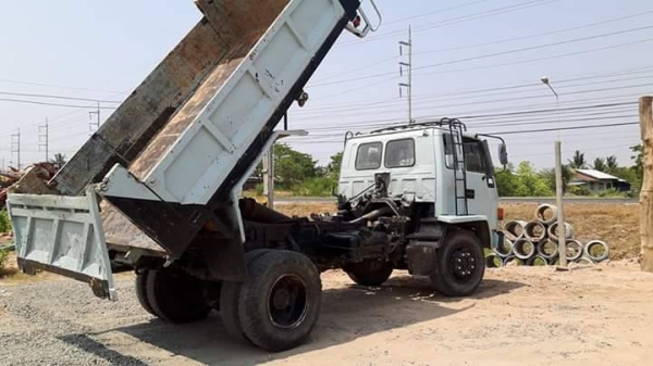 ขายรถดั้ม ร็อกกี้185แรง 6BF พ.เพาเวอร์ เบรกลมดูด เอกสารพร้อมโอน สนใจโทร 090-8588220คุณนะ 093-3258446คุณบิว หรือเข้าดูสินค้าอื่นๆได้ที่ www.truck.in.th/498 หรือเพจFacebook ณรงค์ ซื้อขายรถมือสอง (เว็บไซต์ส่วนตัว) หรือFacebook คุณนะ รถบรรทุก