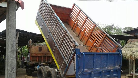 ขายรถดั้ม2เพลา หัวยาวเครื่อง168แรง EH700 ช่วงล่างใหญ่ เอกสารพร้อมโอน สนใจโทร 090-8588220คุณนะ 093-3258446คุณบิว หรือเข้าดูสินค้าอื่นๆได้ที่ www.truck.in.th/498 หรือเพจFacebook ณรงค์ ซื้อขายรถมือสอง (เว็บไซต์ส่วนตัว) หรือFacebook คุณนะ รถบรรทุก