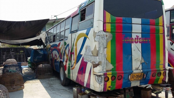 ขายรถบัส2คัน 300000 โทร0870702641