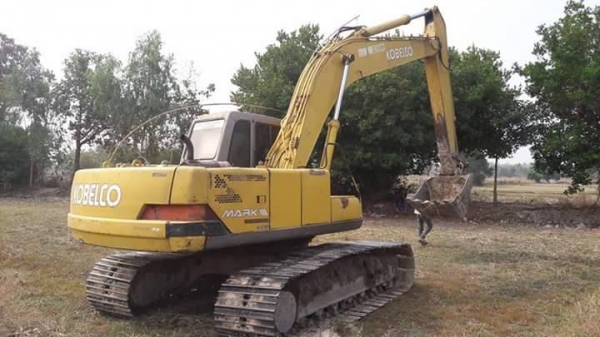 ขายรถขุด แบคโค SK200-3 มาร์คทีเก๋งเทา ไฟฟ้าเต็ม ช่วงล่างดี เอวแน่น ทำงานเร็ว เอกสารใบซื้อขาย สนใจโทร 090-8588220คุณนะ 093-3258446คุณบิว หรือเข้าดูสินค้าอื่นๆได้ที่ www.truck.in.th/498 หรือเพจFacebook ณรงค์ ซื้อขายรถมือสอง (เว็บไซต์ส่วนตัว) หรือFacebook คุ