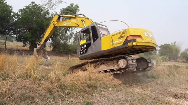 ขายรถขุด แบคโค SK200-3 มาร์คทีเก๋งเทา ไฟฟ้าเต็ม ช่วงล่างดี เอวแน่น ทำงานเร็ว เอกสารใบซื้อขาย สนใจโทร 090-8588220คุณนะ 093-3258446คุณบิว หรือเข้าดูสินค้าอื่นๆได้ที่ www.truck.in.th/498 หรือเพจFacebook ณรงค์ ซื้อขายรถมือสอง (เว็บไซต์ส่วนตัว) หรือFacebook คุ