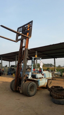 รถยก โฟล์คลิฟท์ ขนาด 4 ตัน TOYOTA: 3FD40 เครื่องดีเซล เสาสูง 4 เมตร งายาว 2 เมตร สภาพสวย พร้อมใช้งาน