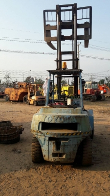 รถยก โฟล์คลิฟท์ ขนาด 4 ตัน TOYOTA: 3FD40 เครื่องดีเซล เสาสูง 4 เมตร งายาว 2 เมตร สภาพสวย พร้อมใช้งาน