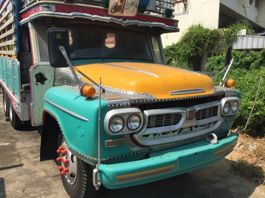 ขายครับรถสิบล้อหัวยาวเพลาเดียวสวยๆพร้อมวิ่ง