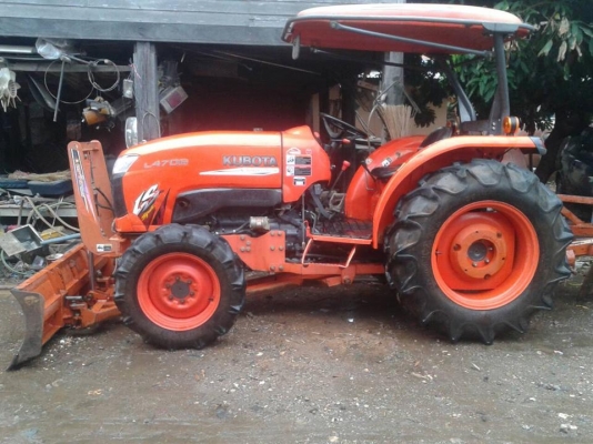 ขายรถไถ KUBOTA L4708 ใช้งานน้อย1900ชม. อุปกรณ์ดันหน้า ผานหลัง เอกสารเล่มทะเบียนพร้อมโอน สนใจโทร 090-8588220คุณนะ 093-3258446คุณบิว หรือเข้าดูสินค้าอื่นๆได้ที่ www.truck.in.th/498 หรือเพจFacebook ณรงค์ ซื้อขายรถมือสอง (เว็บไซต์ส่วนตัว) หรือFacebook คุณนะ ร