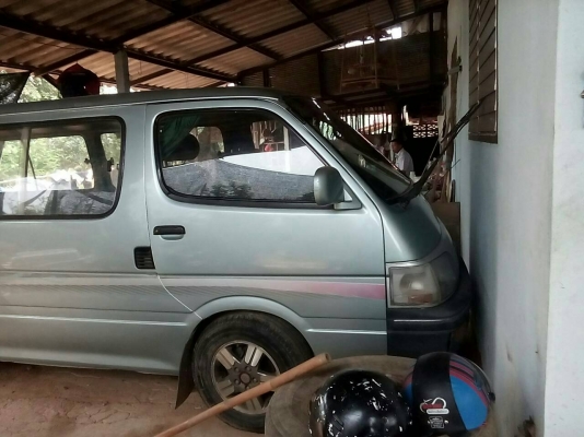 ขายรถตู้ส่งนักเรียนพร้อมคิว145000