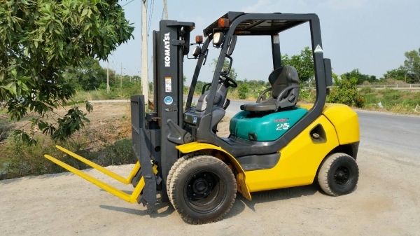 ขายด่วนรถยกKOMATSU FG25-17ยก2.5ตันเสาสูง3เมตรงากะดกได้ยางหน้าคู้รถนอกเพิ่งนำเข้ามายังไม่เคยใช้งานในเมืองไทยเลย