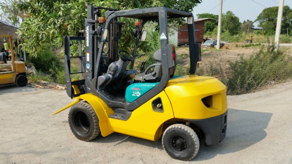 ขายด่วนรถยกKOMATSU FG25-17ยก2.5ตันเสาสูง3เมตรงากะดกได้ยางหน้าคู้รถนอกเพิ่งนำเข้ามายังไม่เคยใช้งานในเมืองไทยเลย