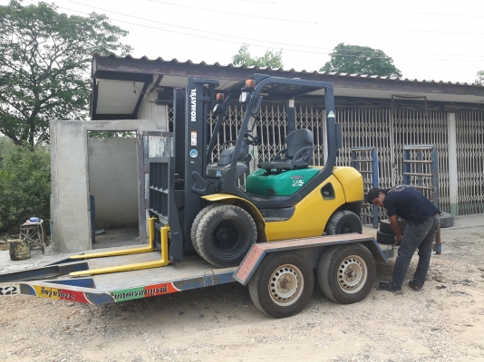 ขายด่วนรถยกKOMATSU FG25-17ยก2.5ตันเสาสูง3เมตรงากะดกได้ยางหน้าคู้รถนอกเพิ่งนำเข้ามายังไม่เคยใช้งานในเมืองไทยเลย